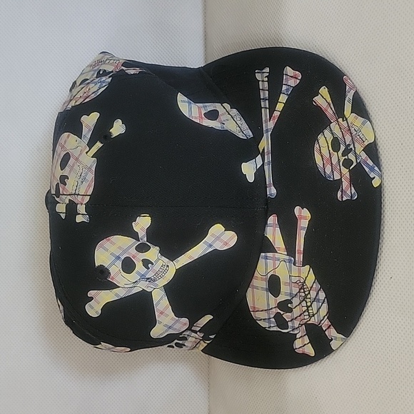 NEW - FINL 365 FINISH LINE ATHLETIC- SKULL & CROSSBONES HIP HOP GANGSTER CAP HAT - Picture 1 of 5